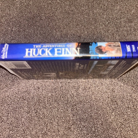 ~6/$10 MOVIES VHS/DVDS~ Disney’s The Adventures Of Huck Finn VHS Movie - Picture 5 of 5